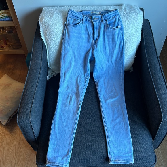 Levi’s 721 High Rise Skinny Jeans - Picture 2 of 4